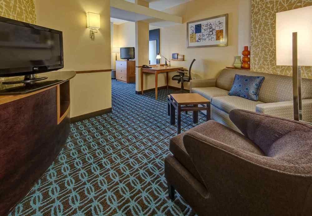 Fairfield Inn And Suites By Marriott Weatherford Exterior photo