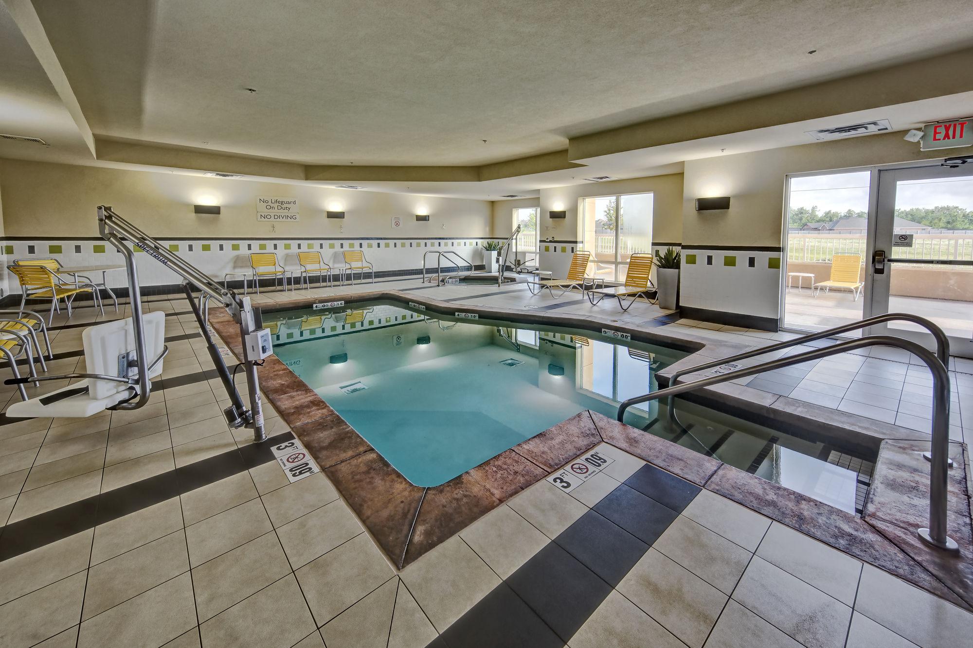 Fairfield Inn And Suites By Marriott Weatherford Exterior photo
